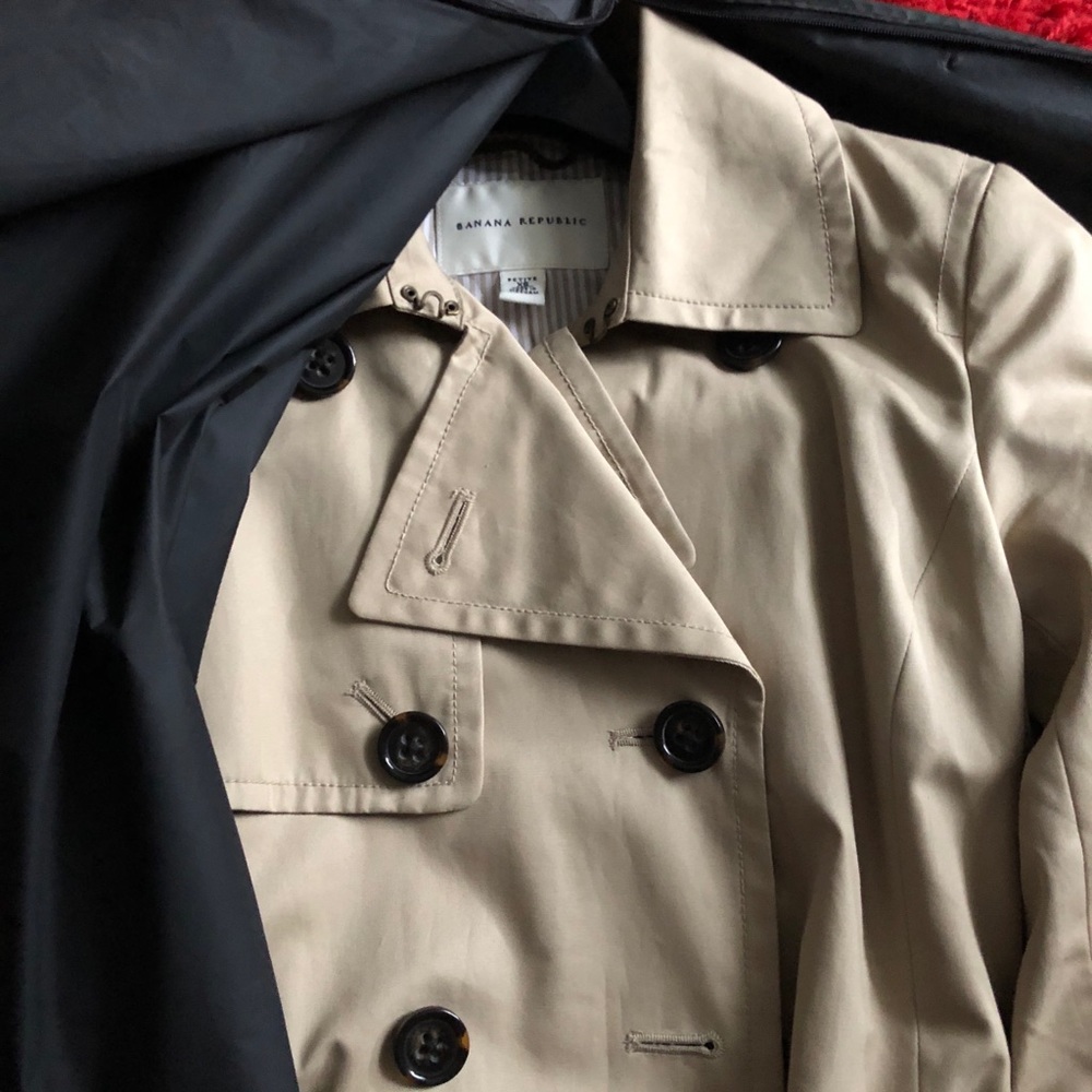 Like new women’s Banana Republic trench coat.